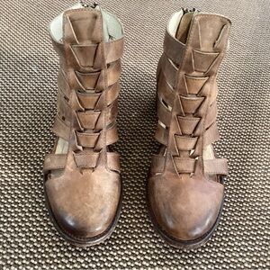 FREEBIRD Brown Leather FB-STONE  Ankle Boots size 7